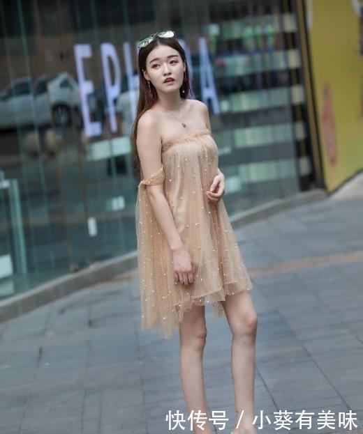  [女人]老六街拍集：30岁女人穿上高跟鞋，时髦有态度，穿出气质美
