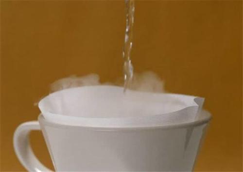 真相来了!听说隔夜的开水会致癌,是真的吗?听听专家怎么说