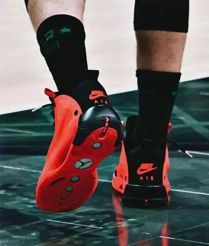 郭艾伦cba全明星球鞋