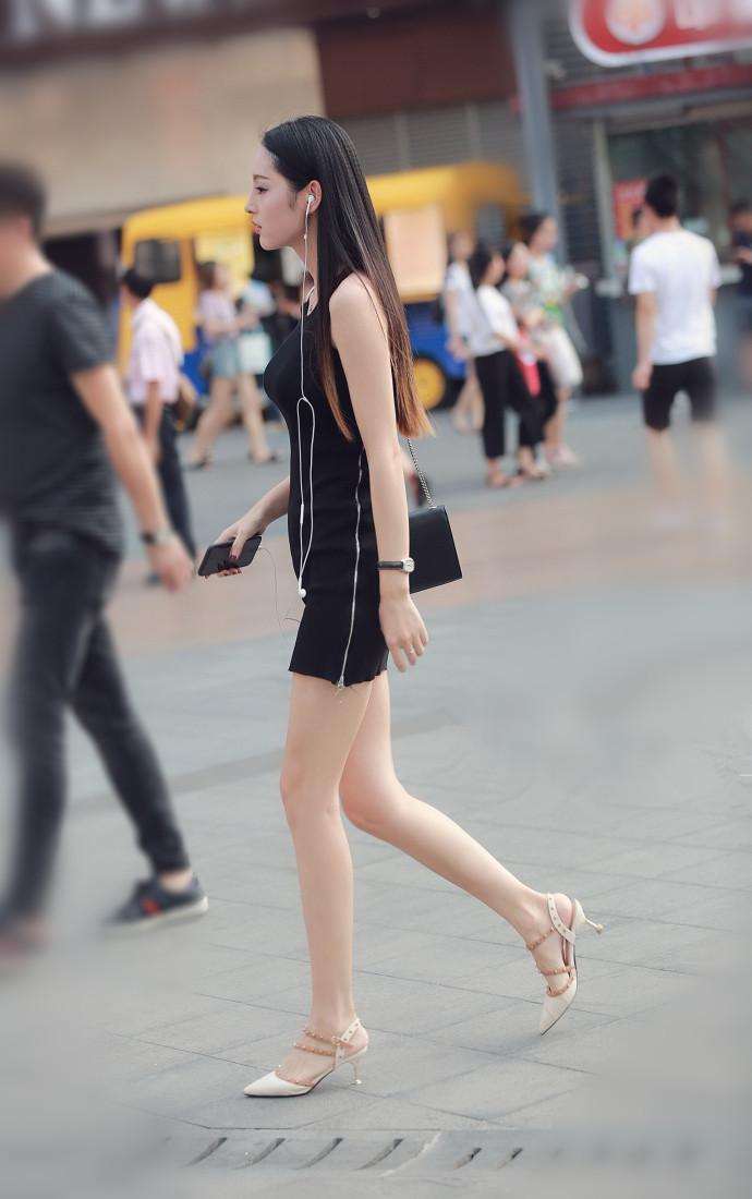 重庆街拍, 黑色系的经典搭配, 为时尚的魅力增添一缕神秘感!