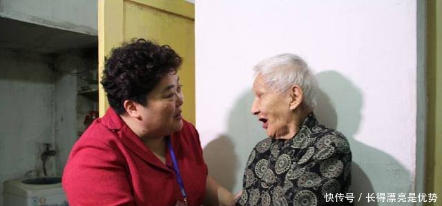 农村的养老保障终于来了，明年起，农民不用补交也能拿近千元了！