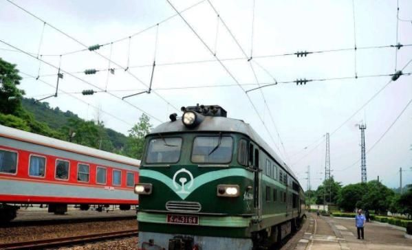  速度■绿皮火车是什么开头 绿皮火车速度每小时多少公里