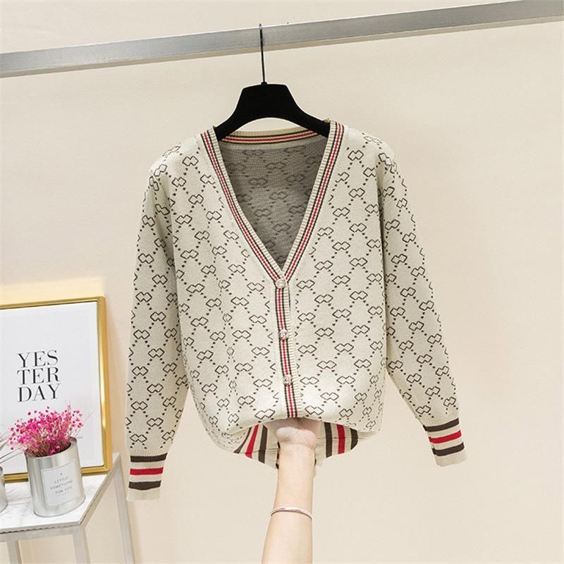 天越来越凉，看看这新几款针织开衫，是时候给自己挑选几件