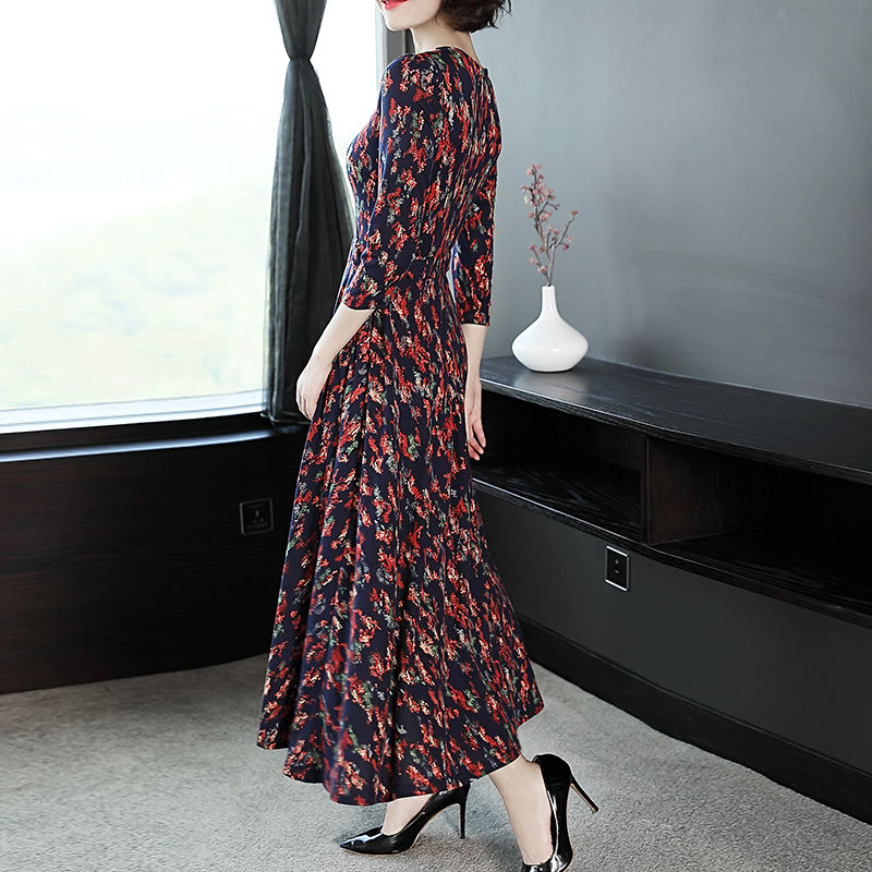 谁说:真丝比旗袍美，多瞧瞧这刚上新的“欧货”秋裙，美炸天