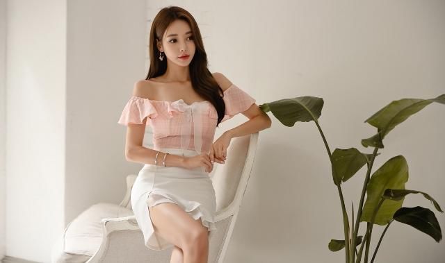 人像摄影：通过合理的角度，让小姐姐看上去更加的妩媚性感