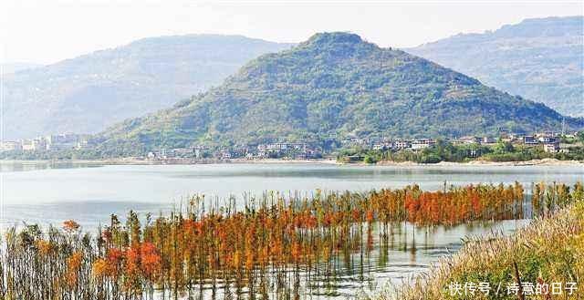 不靠长江，却因为三峡工程整个县城被淹，如今成漂亮的湖滨城市