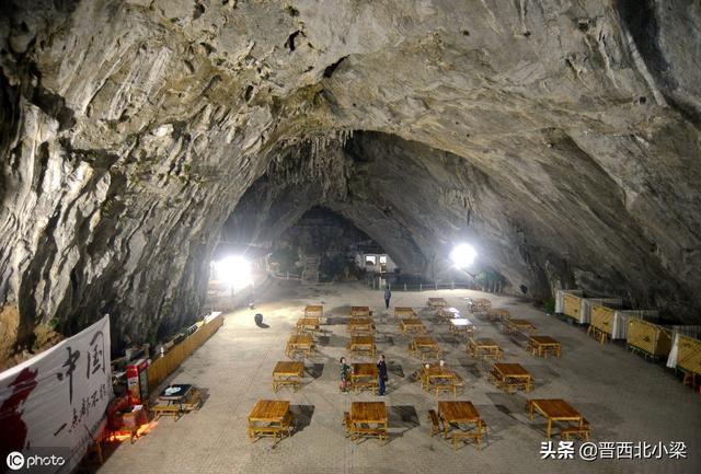 湖南郴州一餐厅吸引了不少顾客慕名前来，只因它座落在一个溶洞里