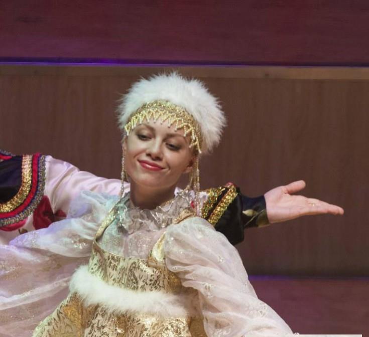 中国的俄罗斯族, 是如何看待俄罗斯 俄罗斯族的美女给我们解开了