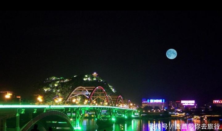 来看看柳州和南宁的夜景,你就能知道,它们在广西的美景哪个更好