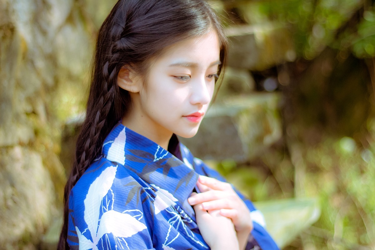 90后马尾辫美女和服写真