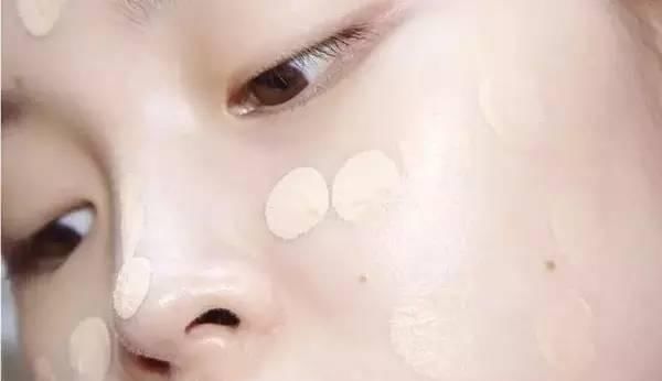  [咖啡色]记牢这7个淡妆方法，你就是说一个半女王