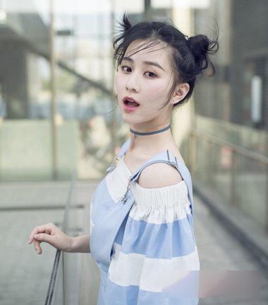 夏季最具凉爽的双丸子头扎发，轻松呈现出你意想不到流行！