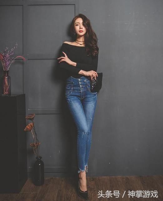 牛仔裤里的美腿是最吸引人注意力的诱惑，夏天穿起来清凉又性感