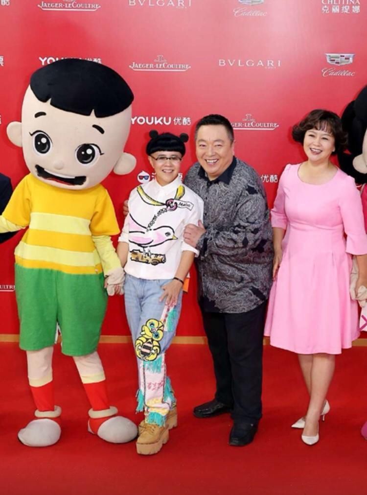 金龟子姐姐竟是隐形富豪?一身造型3万块全是爆款不输当红女明星