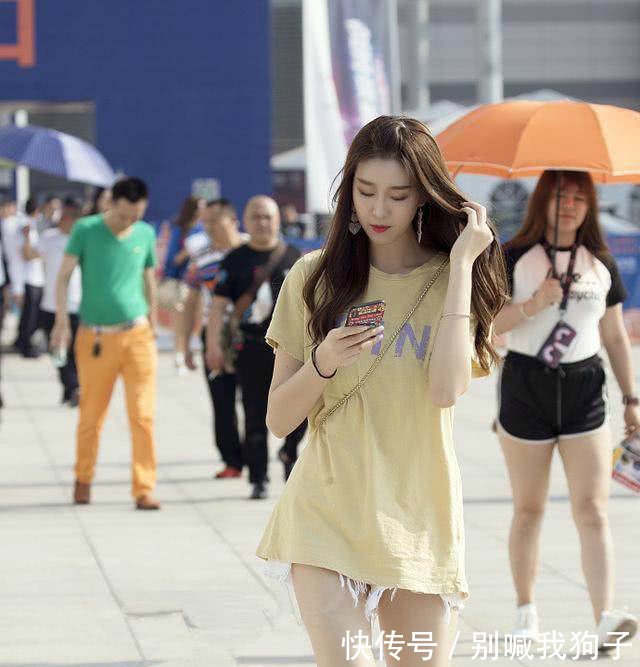 街拍，美女看起来好仙的感觉啊，这才是我的女神