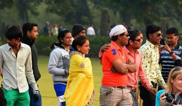 中国游客在印度街头,会有当地人主动“要求”合影,只因太友好?