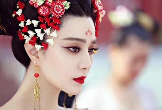 范冰冰代言广告暴瘦，网传近期在海外完婚，摄影团队已到位