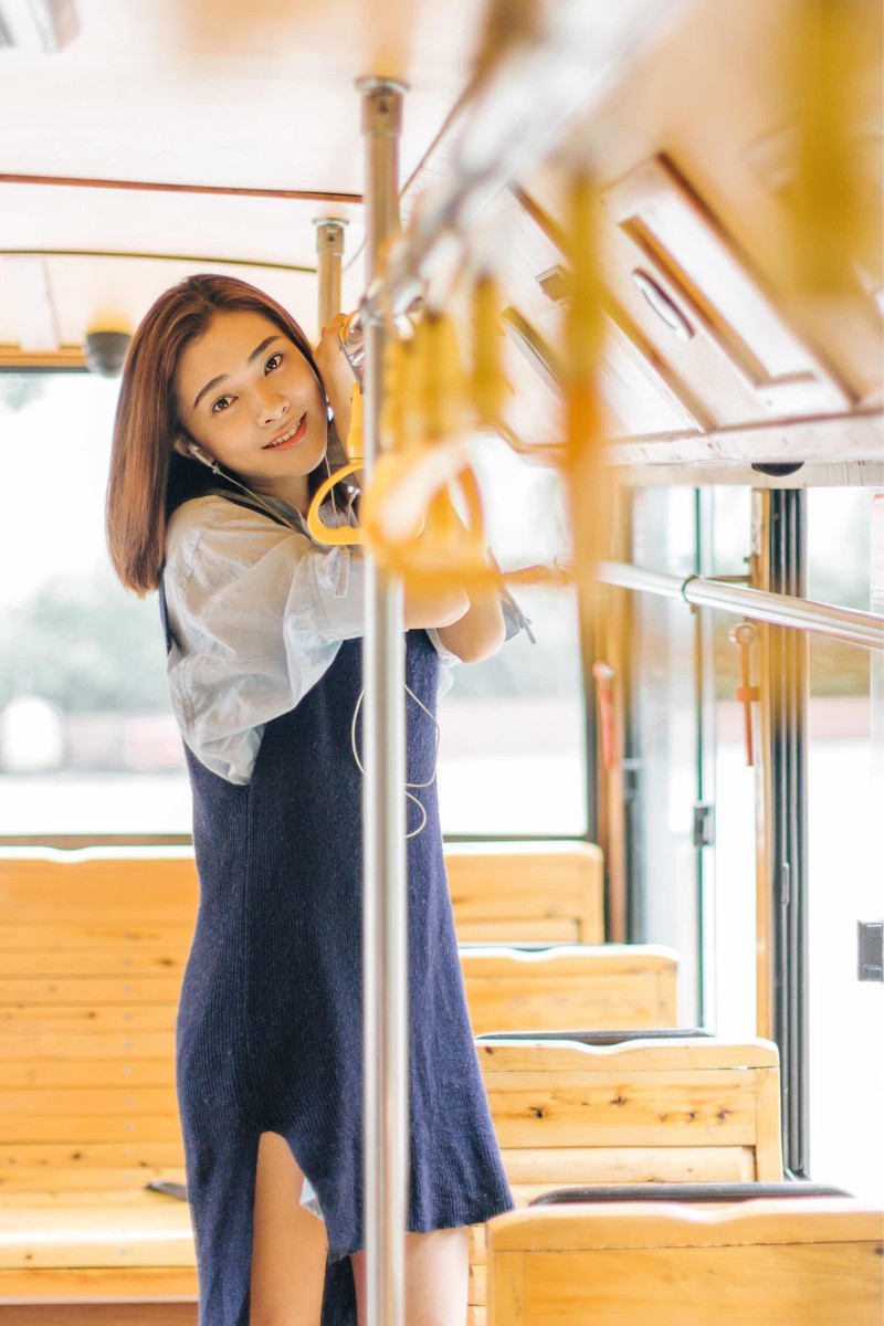 漂亮的素颜短发女孩文艺范写真