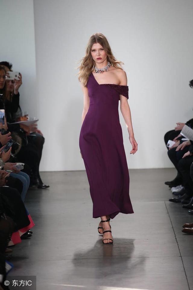 听说，喜欢穿连衣裙的女生，不但外貌美丽，穿上身更有味道哦