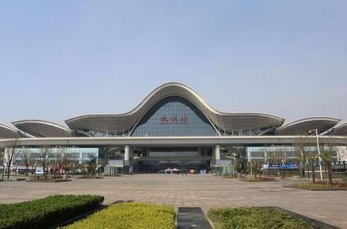 我国拥有16座高铁站的城市，客流量达到上亿人，有望成为一线城市