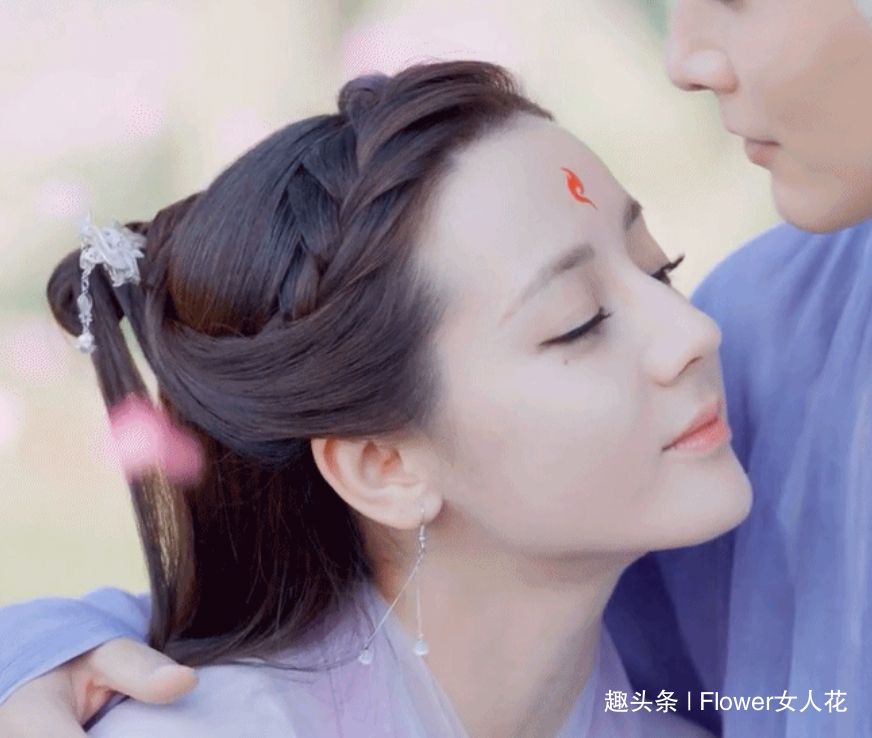  『出演』终于等到《枕上书》，原以为热巴颜值够高了，看到女配瞬间心动啦