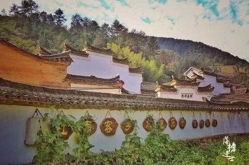 浙江这个古村落有家博物馆，保存着不同年代的“契书”，充满神秘