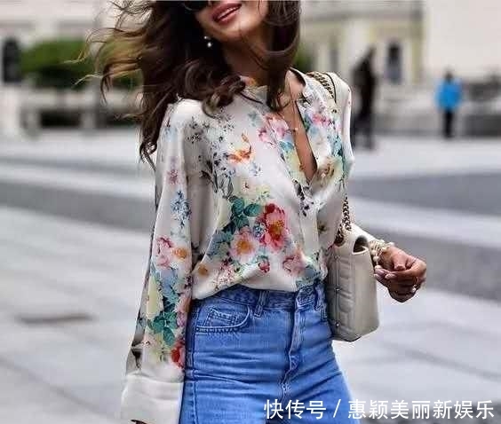  『初春』初春不必穿得太简单，跟随优衣库学穿服装印花裙，清新又显年轻