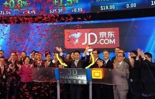 雷军上市敲钟穿得像新郎，画风喜庆我不敢看，史上最全敲钟攻略