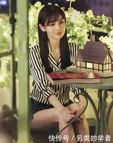 被杨颖的腹肌给吓到了，一直有点微胖的她，这下可以穿得很惊艳了