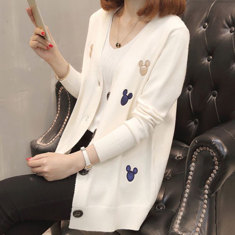 现在流行的是针织小外套,时髦洋气又挡风,迷人又好看