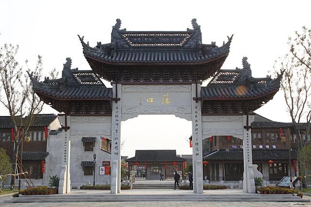 玩一圈收6次钱，进去亿万富翁出来穷光蛋，游客：一条命换一个景