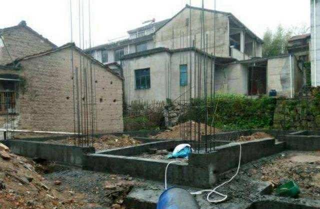  「邻居家的房」“不怕青龙高万丈，就怕白虎抬头望”，啥意思？古人的修房智慧