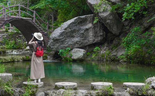 河南版“九寨沟”，隐于豫鄂陕三省交界处，山水秘境美如世外桃源