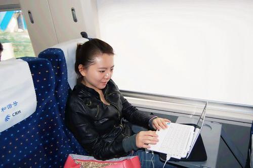 韩国美女被中国高铁征服：韩国报道中国都是破火车，我们都被骗了
