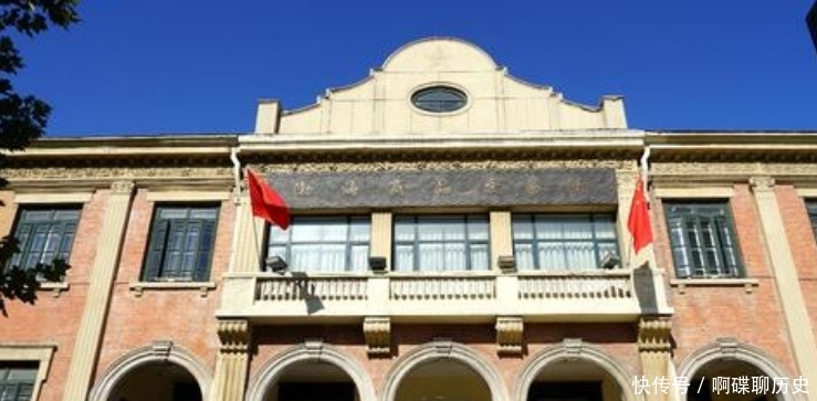 「娶亲」民国军阀幼年趣事:大街上遇别人娶亲,因想看新娘,直接掀轿帘