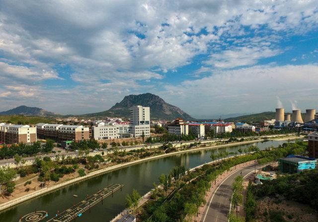 乘京张高铁，览大好河山