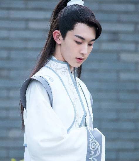 【赢家】明星品牌带货榜：杨幂第九，朱一龙第四，李现第三，他们成赢家