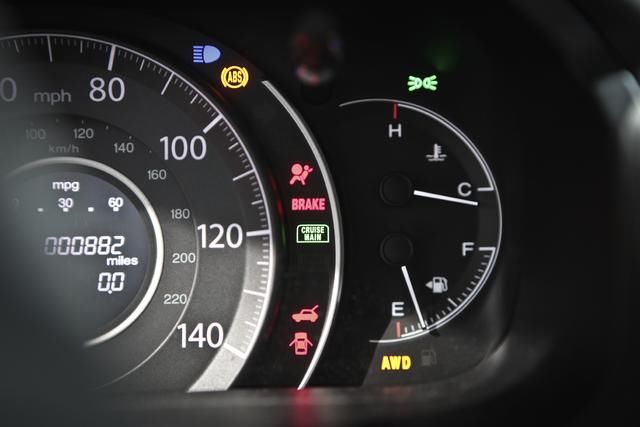 自己在高速跑120，为何还有人超车？老司机道出其中门路