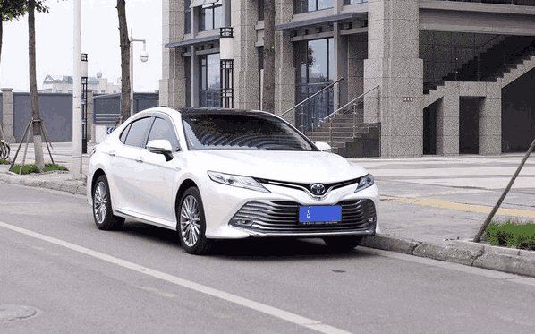 日系车真的很省油?听完内部员工的话，网友:被这谎言骗了几十年