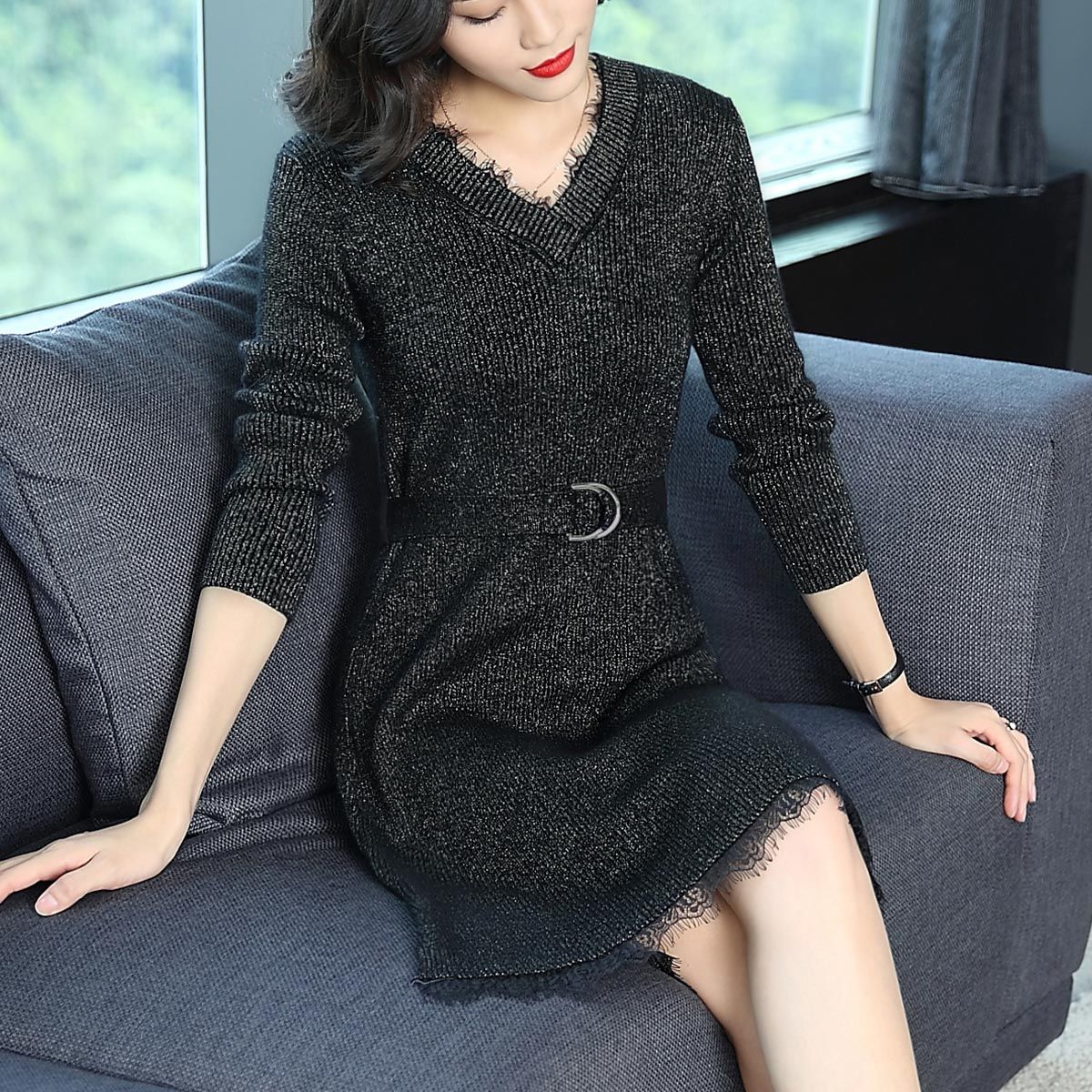 天呐,表姐太会穿了,穿这种包臀裙出门,女人味十足,超美嫩