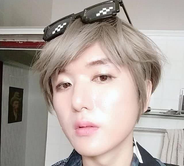  著名作家■著名作家王波炮轰《王者荣耀》，真实原因竟然是因为皮肤太贵？