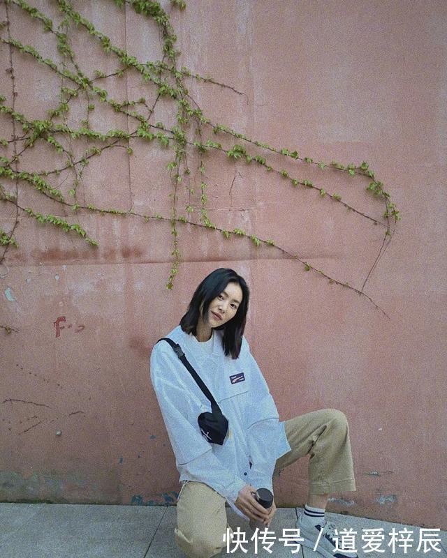  率性：刘雯春日街拍，裤子穿出率性自然美，这大长腿真是不一般