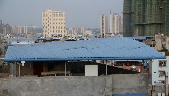  #好处#为什么一些农村现在很流行“彩钢顶”？到底有啥好处？看