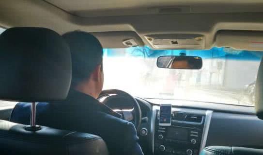 网约司机被“放鸽子”，乘客执意不取消订单，隔天收到消息却懵了