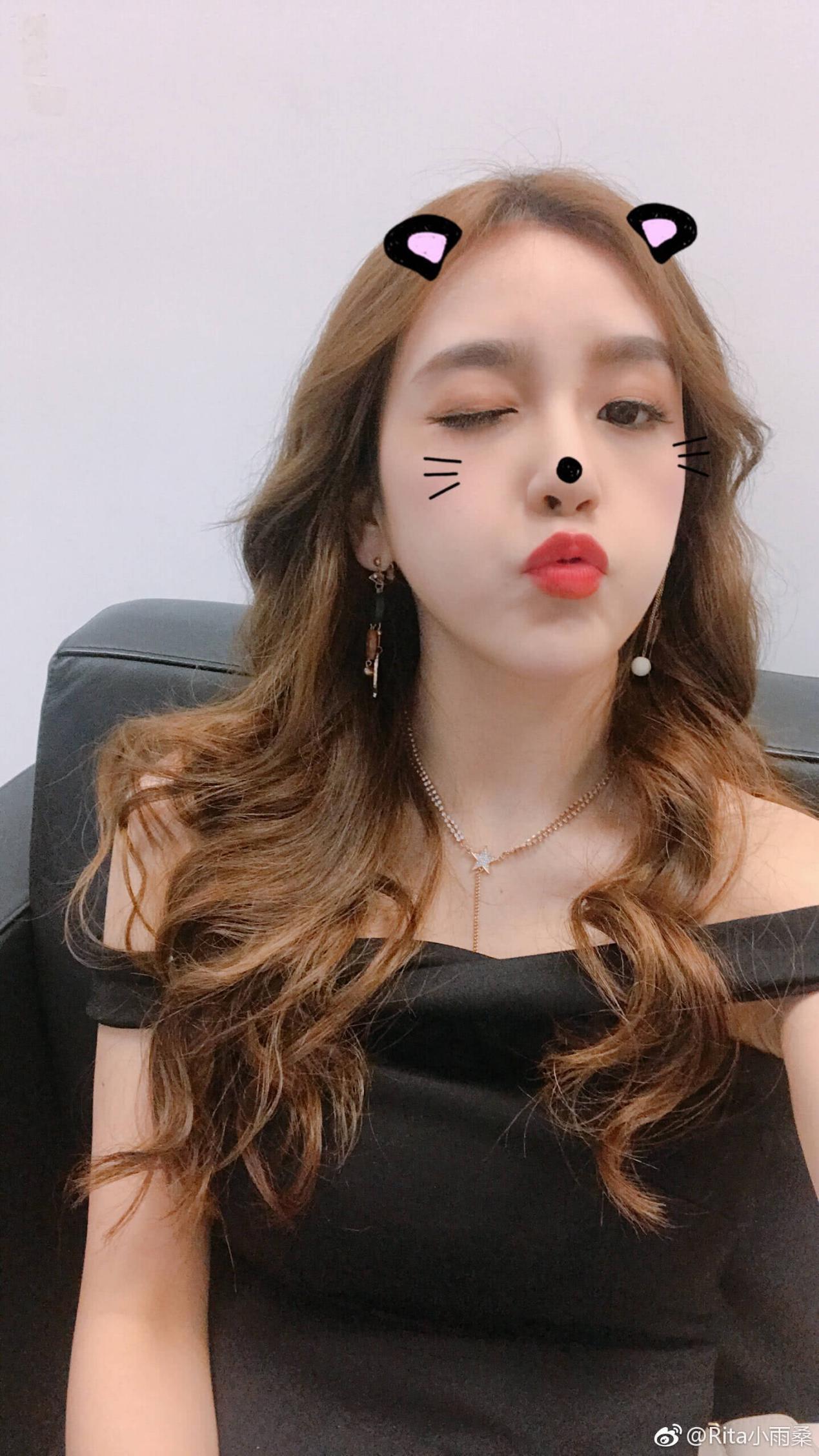 Rita首播人气高达80w 网友:不愧是LPL最美女解