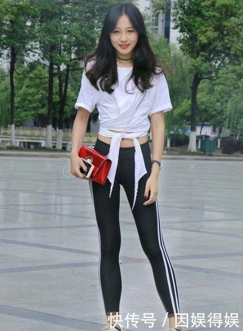  #舒适#身材丰腴的大姐姐，紧身打底裤的穿搭，潮流范十足！