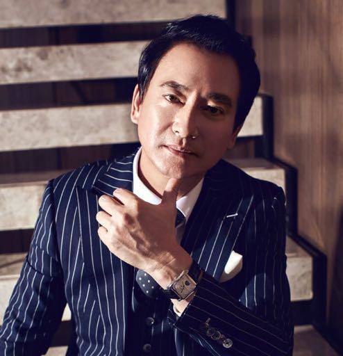 郑爽父亲怒怼谣言,前几天还跟阚清子喝酒,这次又上热门