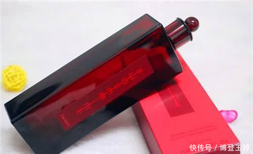  『保湿』有哪些滋润爽肤水口碑好？美白保湿爽肤水推荐：塑造水嫩Q弹美肌
