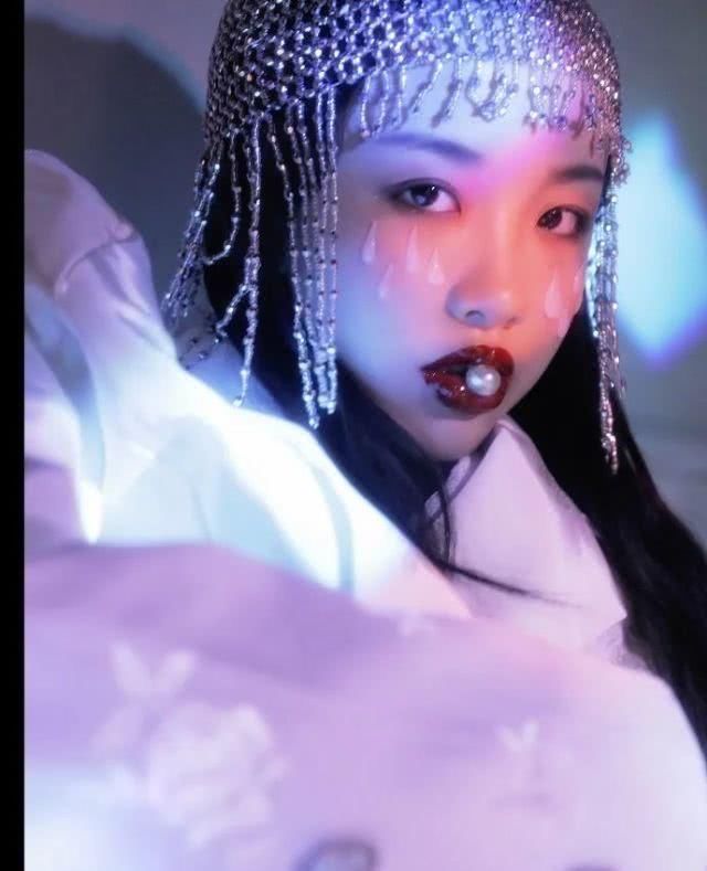  『余男』被半藏森林三到众人皆知后，阿沁的妆面有点儿释放自己吧啊
