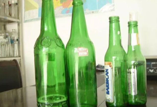  「回收」农村的旧啤酒瓶，10多年前5毛一个回收，现在为啥没人要